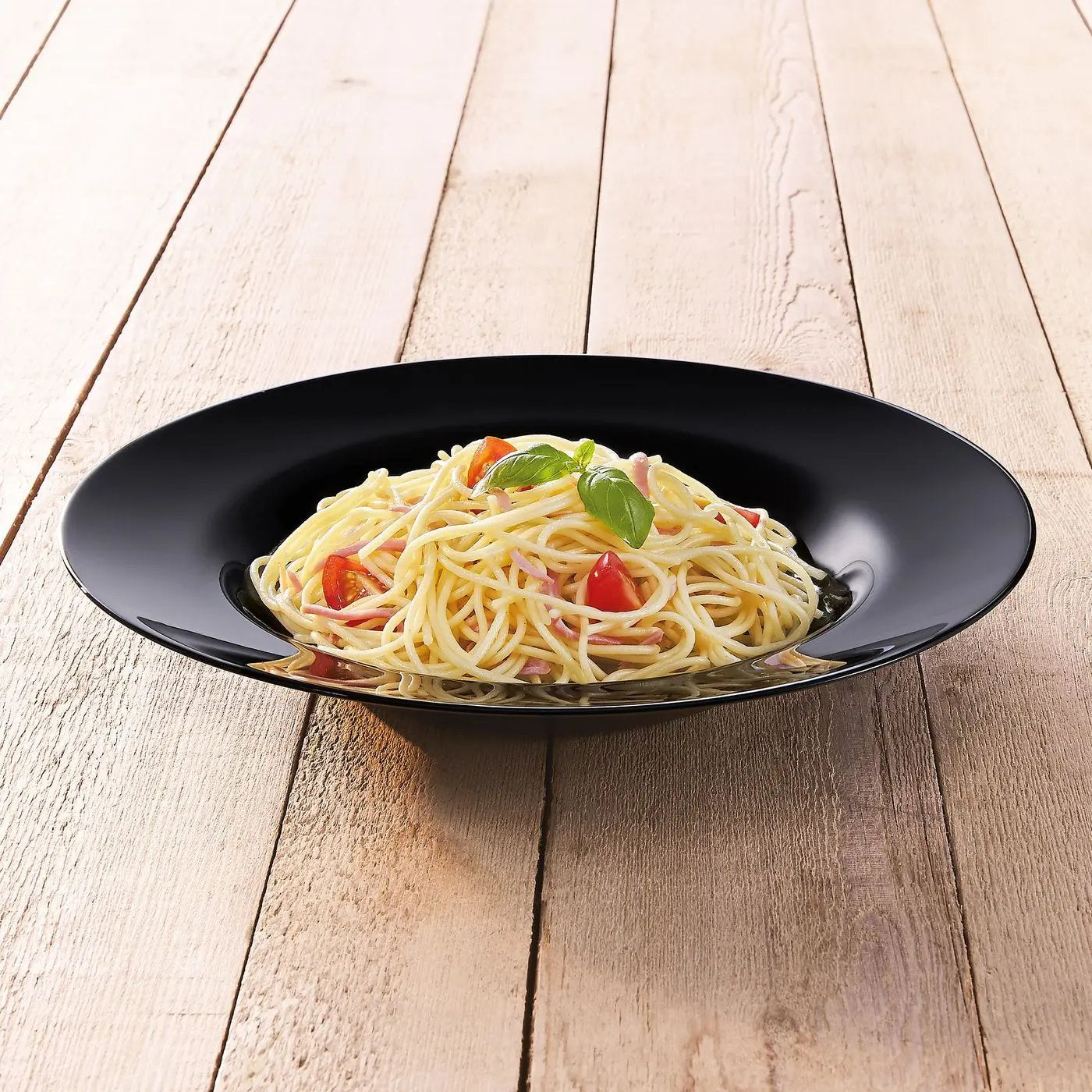 Чиния за паста Friend's Time Черна 28 см LUMINARC Platera